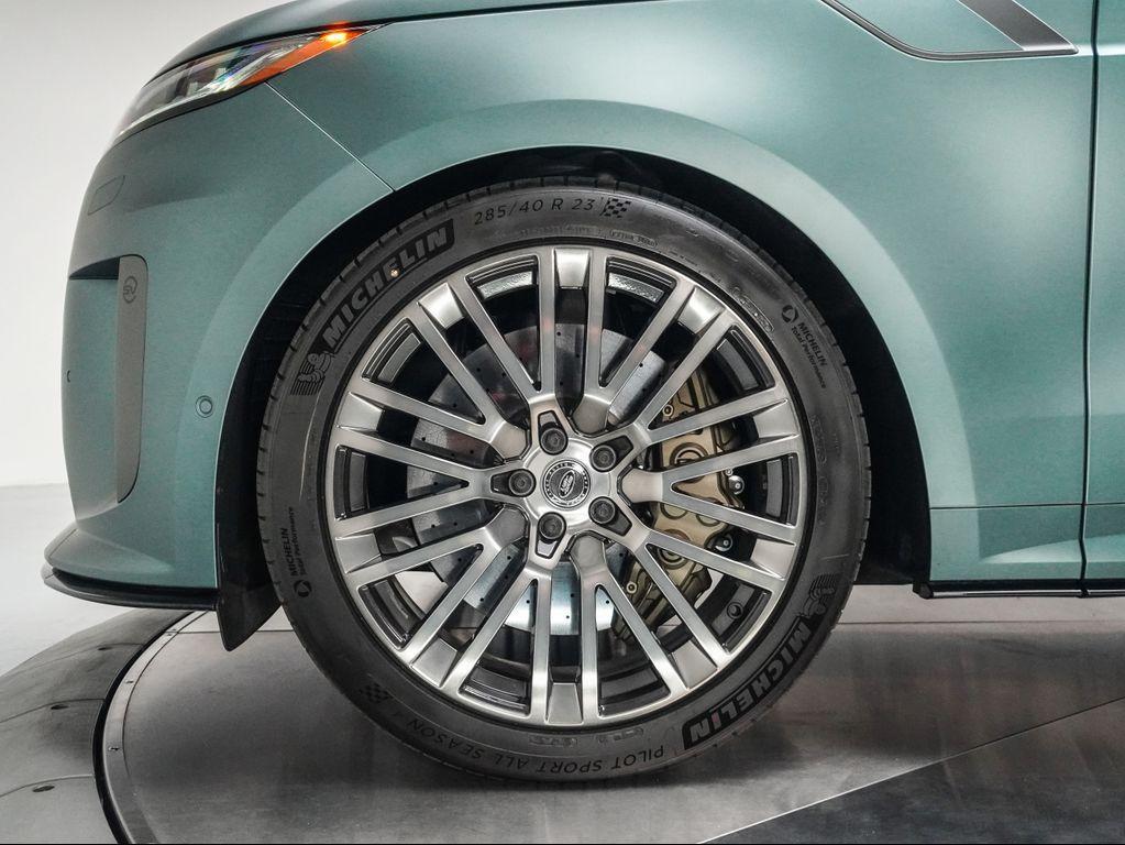 new 2025 Land Rover Range Rover Sport car