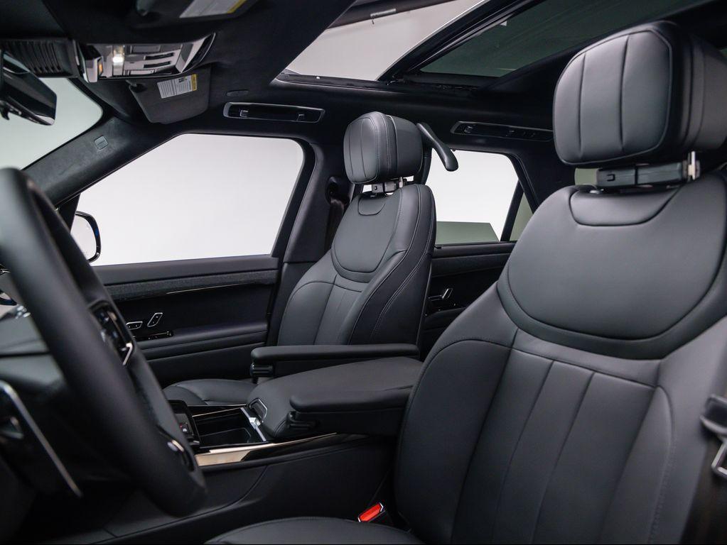 new 2025 Land Rover Range Rover Sport car