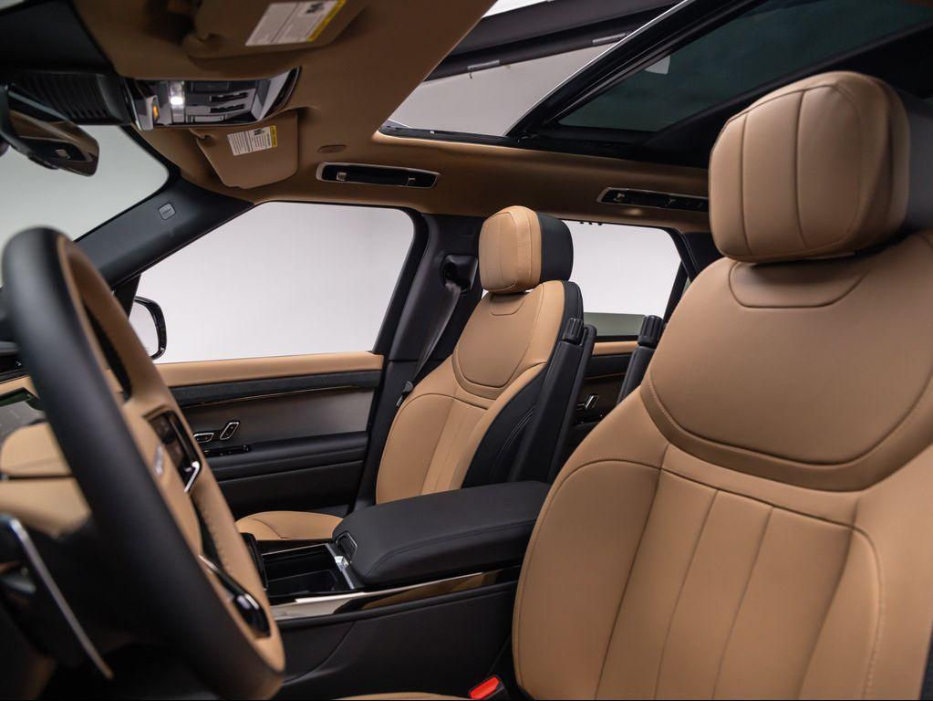 new 2025 Land Rover Range Rover Sport car