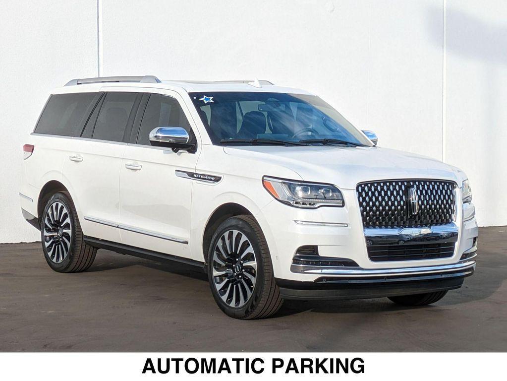 used 2022 Lincoln Navigator car, priced at $61,999