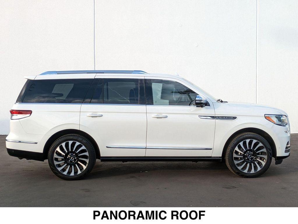 used 2022 Lincoln Navigator car, priced at $61,999