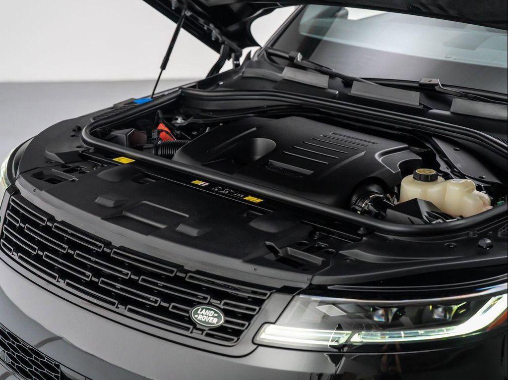 new 2025 Land Rover Range Rover Sport car