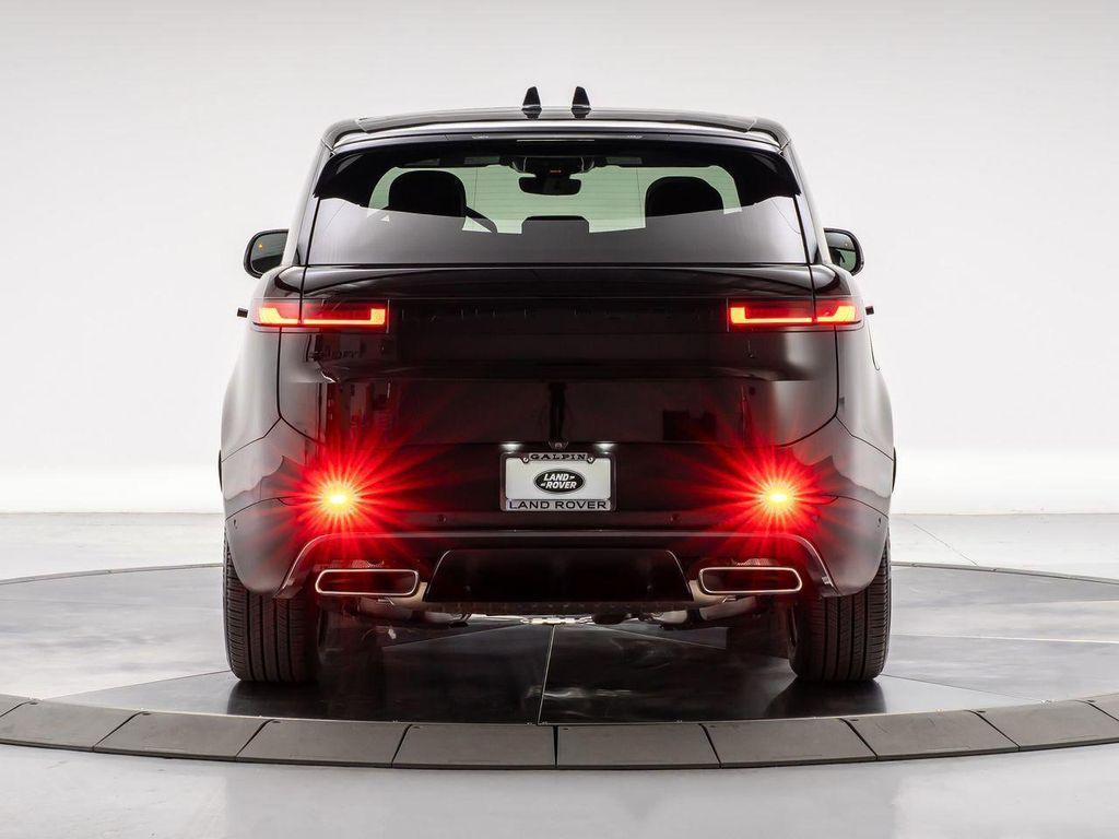 new 2025 Land Rover Range Rover Sport car
