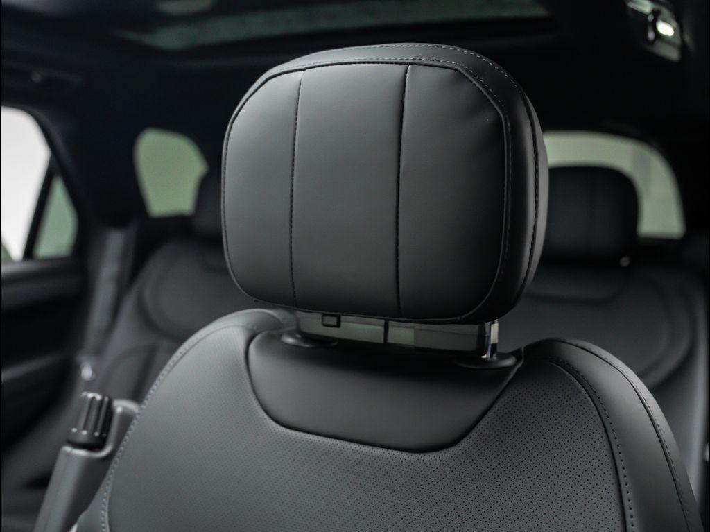 new 2025 Land Rover Range Rover Sport car