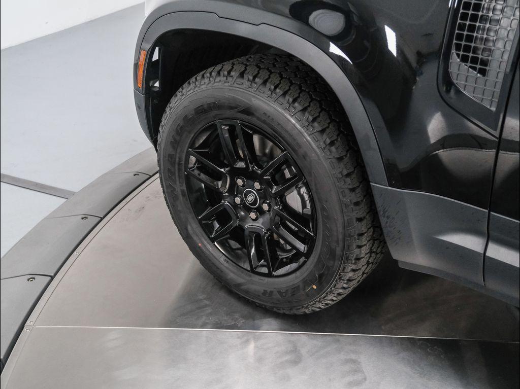 new 2025 Land Rover Defender car