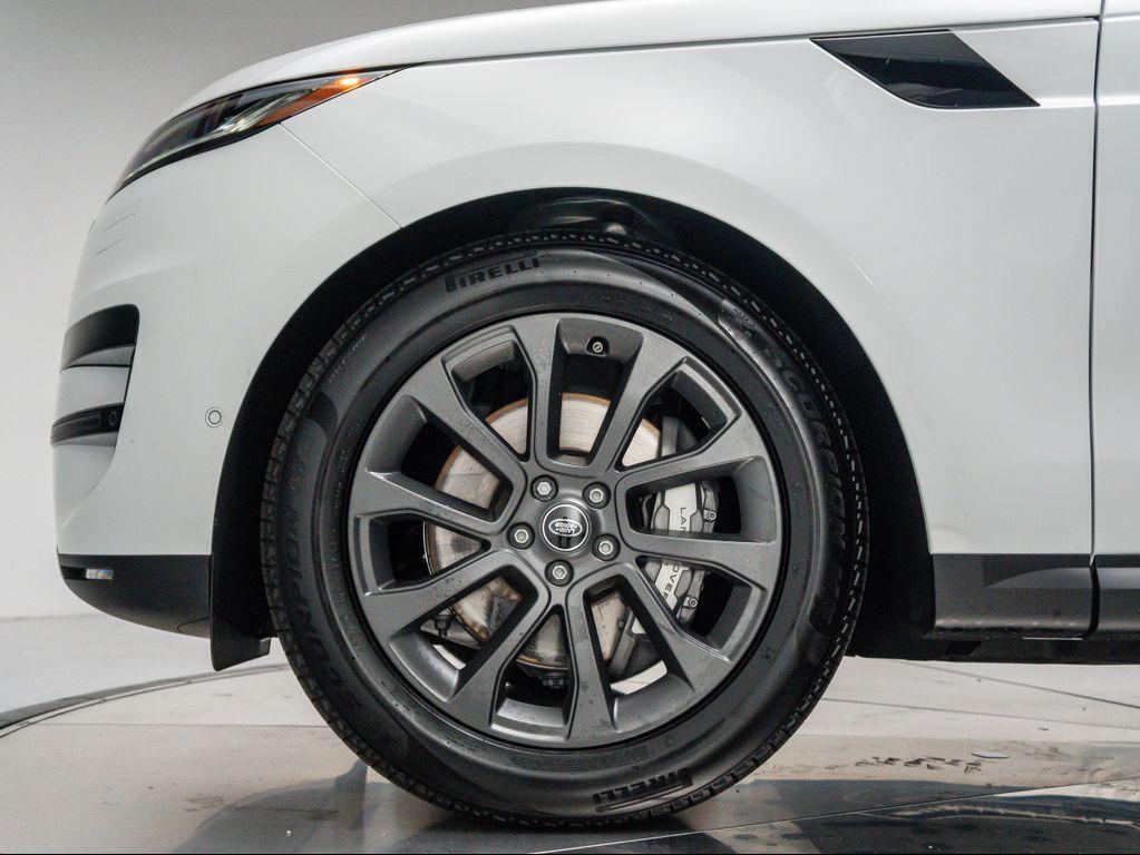 new 2025 Land Rover Range Rover Sport car