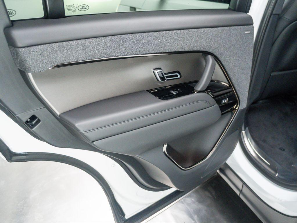 new 2025 Land Rover Range Rover Sport car