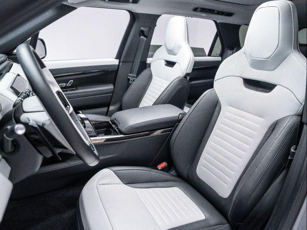 new 2025 Land Rover Range Rover Sport car