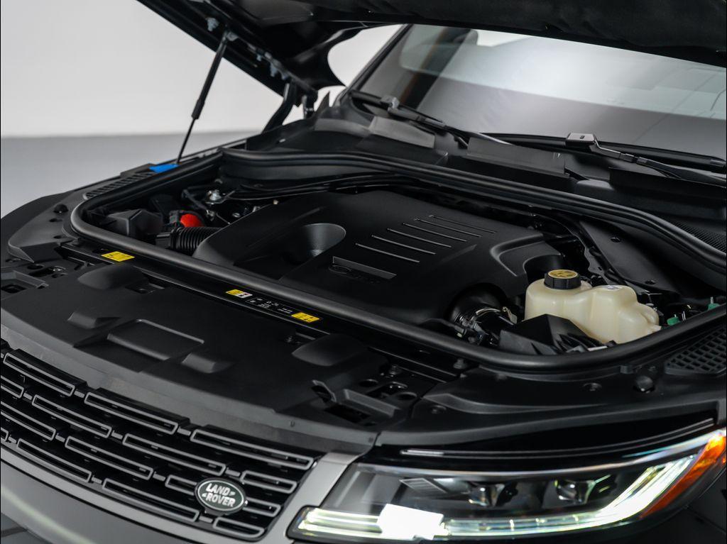new 2025 Land Rover Range Rover Sport car