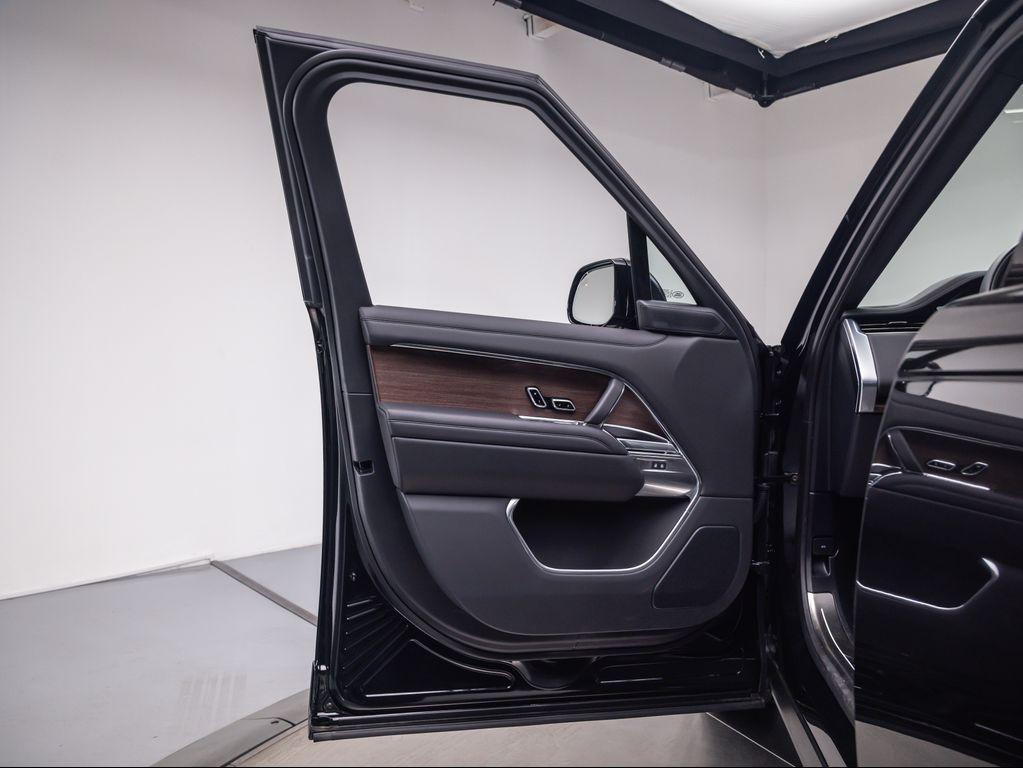 new 2025 Land Rover Range Rover car