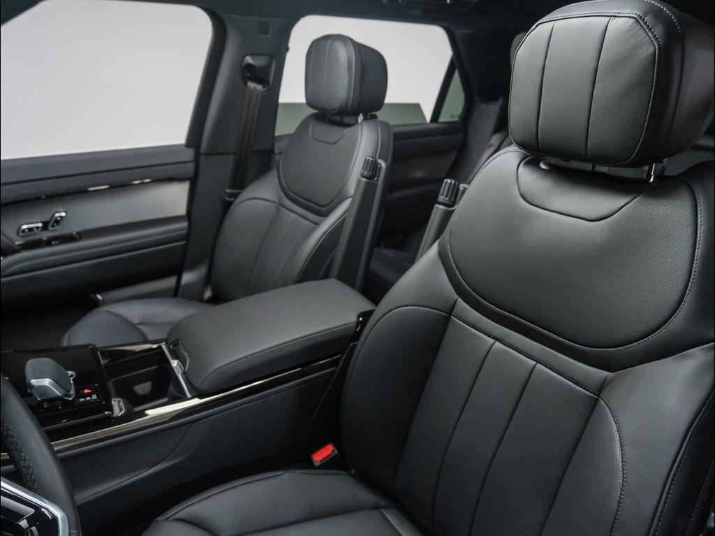 new 2025 Land Rover Range Rover Sport car