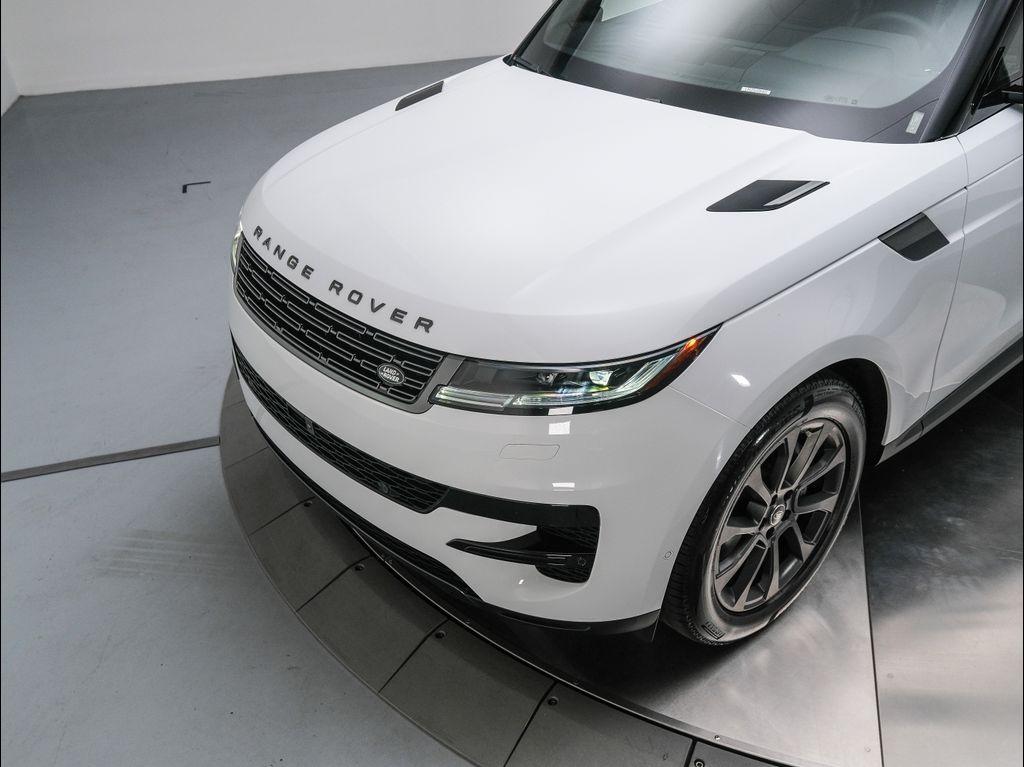 new 2025 Land Rover Range Rover Sport car