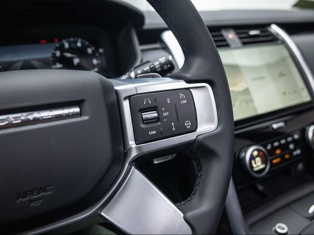 new 2025 Land Rover Discovery car, priced at $67,543