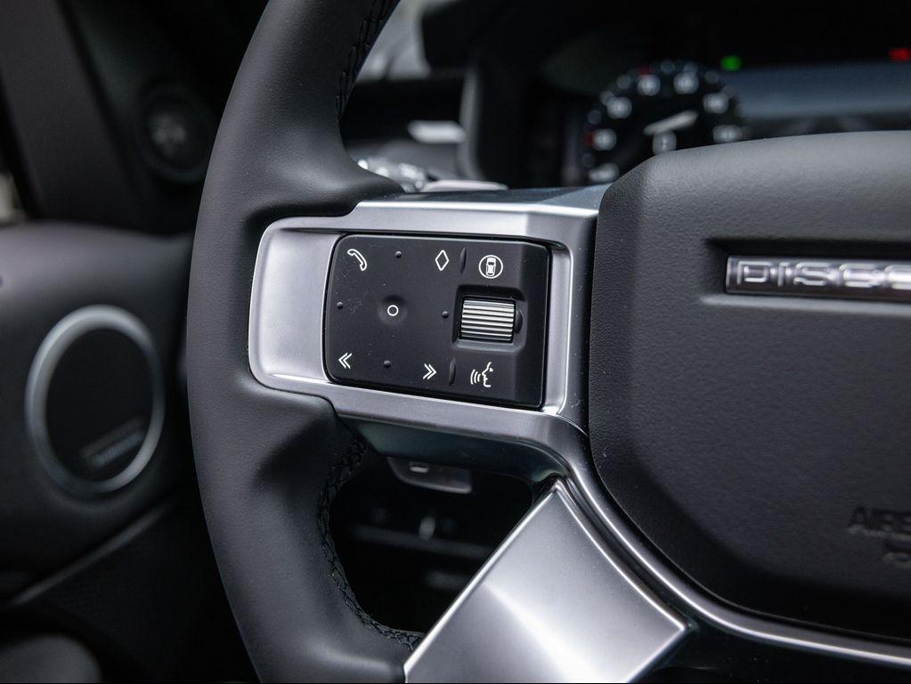 new 2025 Land Rover Discovery car, priced at $67,543