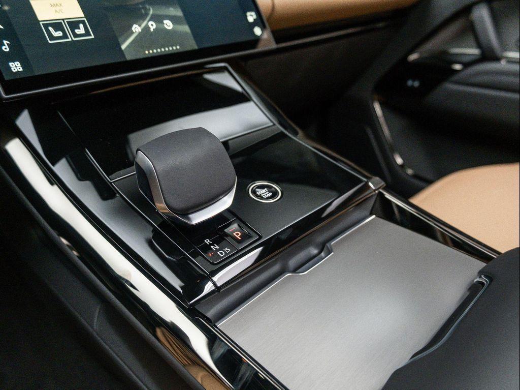 new 2025 Land Rover Range Rover Sport car