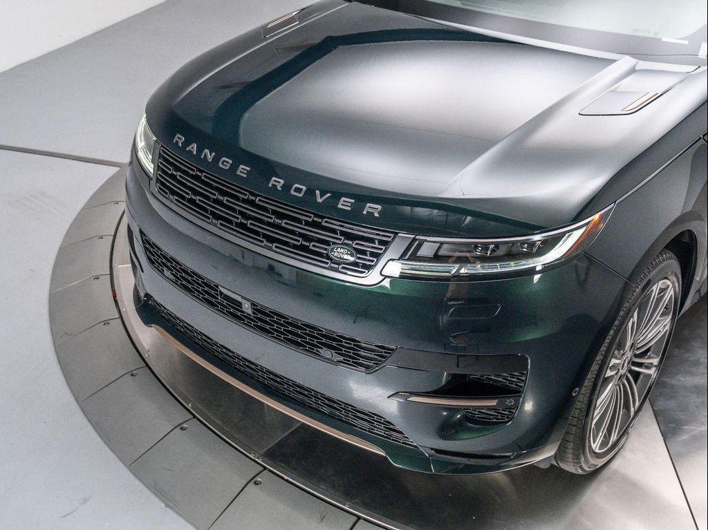 new 2025 Land Rover Range Rover Sport car