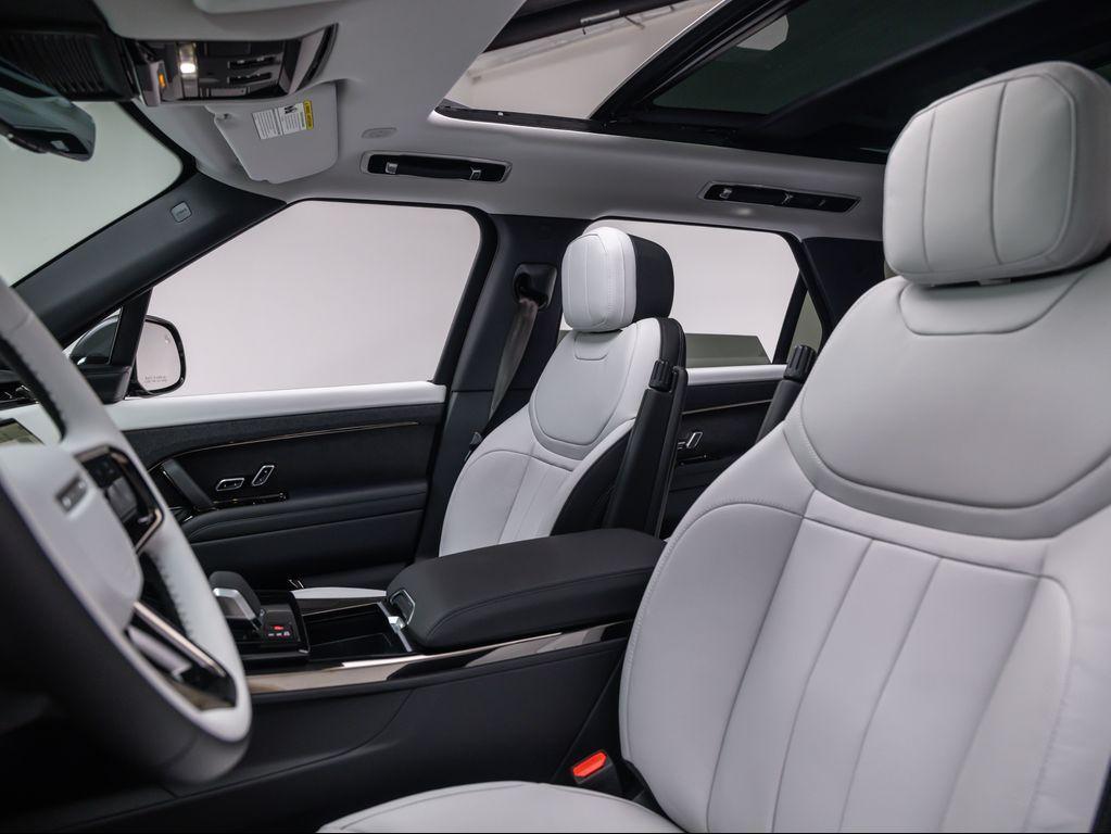 new 2025 Land Rover Range Rover Sport car