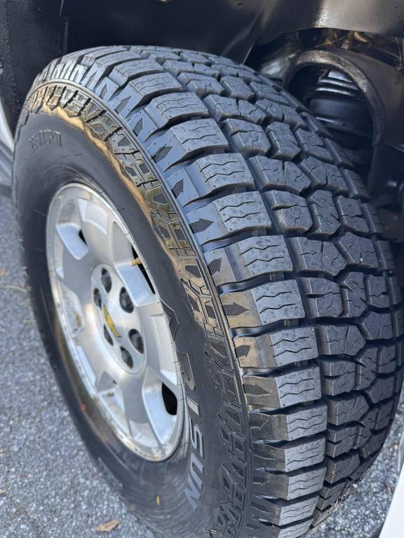 used 2007 Chevrolet Suburban car, priced at $5,975