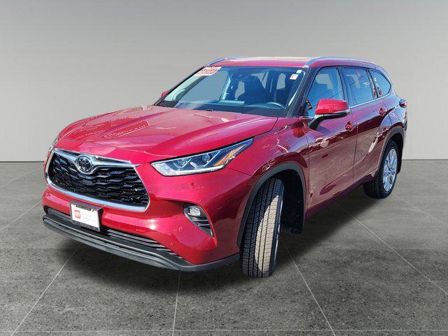 used 2020 Toyota Highlander car, priced at $36,890