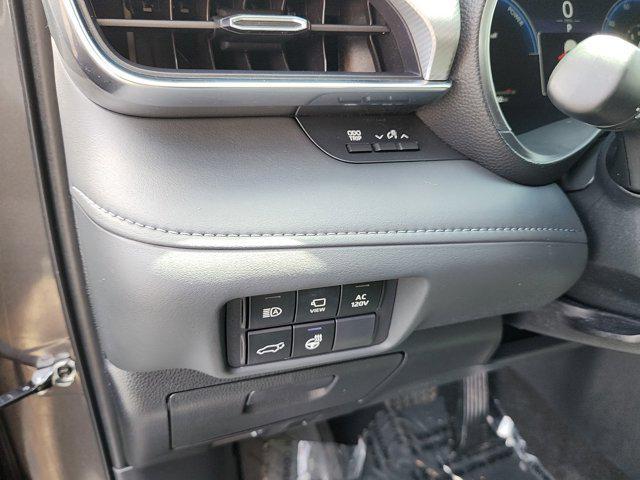 used 2023 Toyota Highlander Hybrid car, priced at $47,958