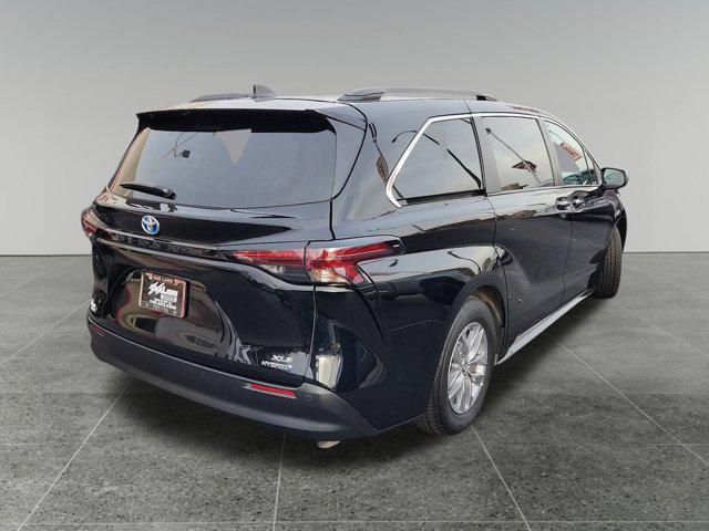 used 2023 Toyota Sienna car, priced at $45,257