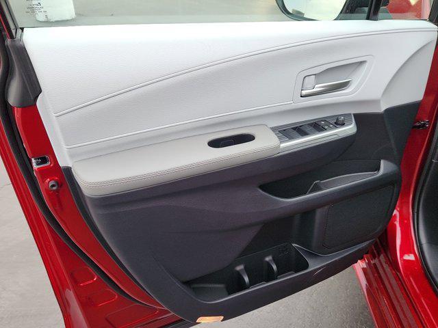 new 2025 Toyota Sienna car, priced at $48,675