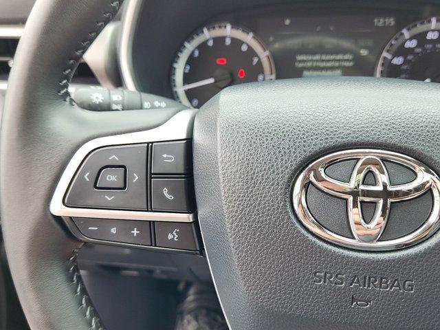 used 2024 Toyota Highlander car, priced at $45,947
