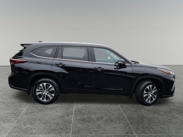 used 2024 Toyota Highlander car, priced at $45,947