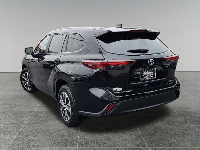 used 2024 Toyota Highlander car, priced at $45,947