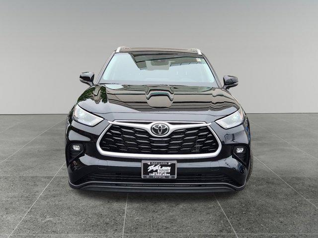 used 2024 Toyota Highlander car, priced at $45,947