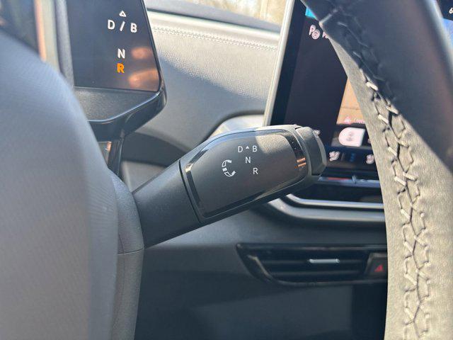new 2025 Volkswagen ID.4 car, priced at $46,092