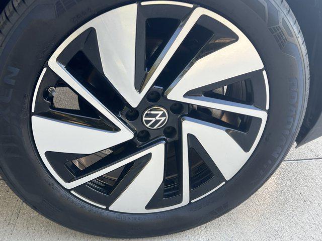 used 2024 Volkswagen Atlas car, priced at $34,400