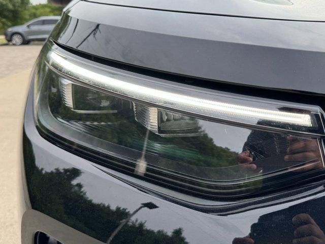 new 2025 Volkswagen Tiguan car, priced at $31,511