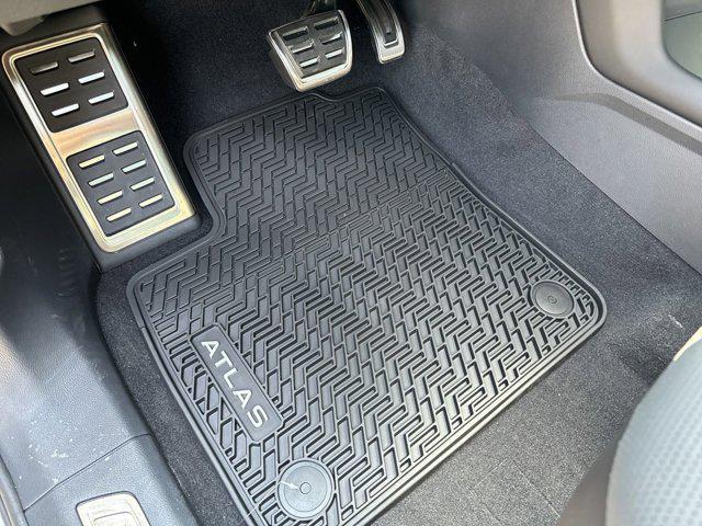 new 2026 Volkswagen Atlas Cross Sport car, priced at $51,252