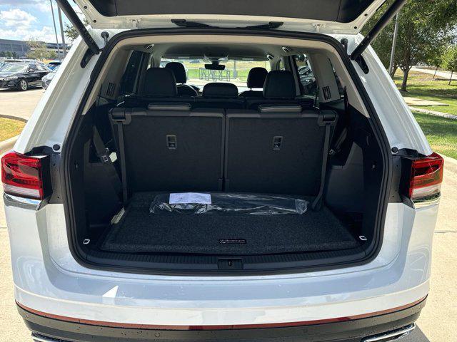 new 2025 Volkswagen Atlas car, priced at $43,402