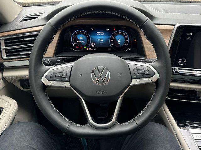 new 2024 Volkswagen Atlas car, priced at $39,585