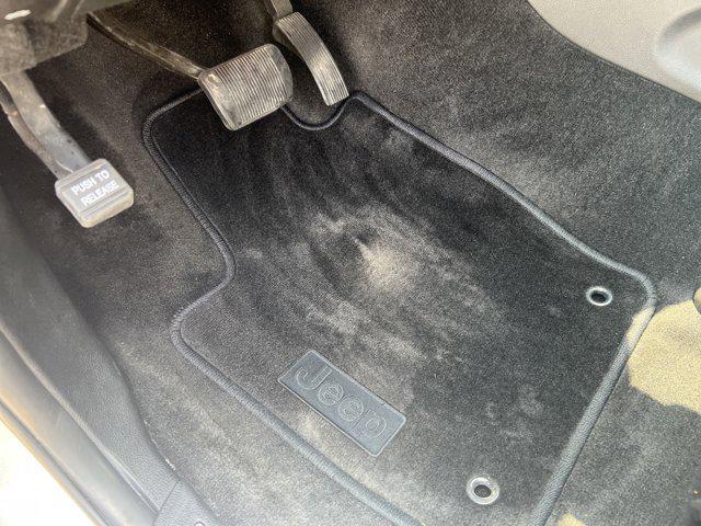 used 2015 Jeep Grand Cherokee car, priced at $16,997