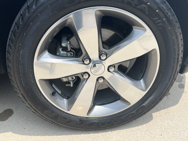used 2015 Jeep Grand Cherokee car, priced at $16,997
