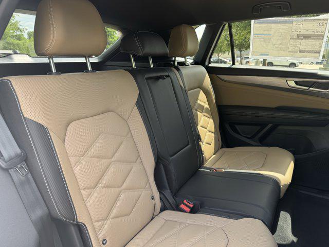 new 2025 Volkswagen Atlas Cross Sport car, priced at $39,547