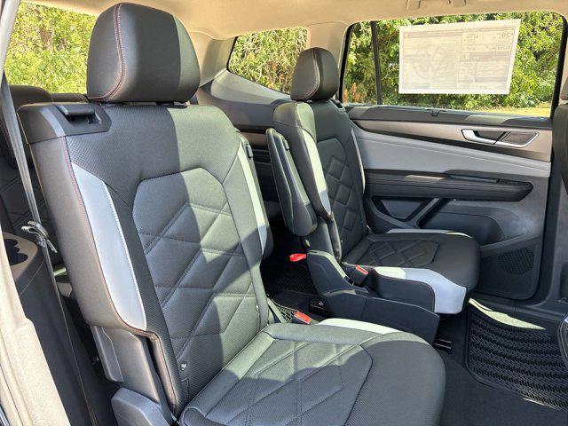 new 2025 Volkswagen Atlas car, priced at $49,695