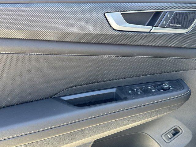 new 2025 Volkswagen Atlas Cross Sport car, priced at $50,935