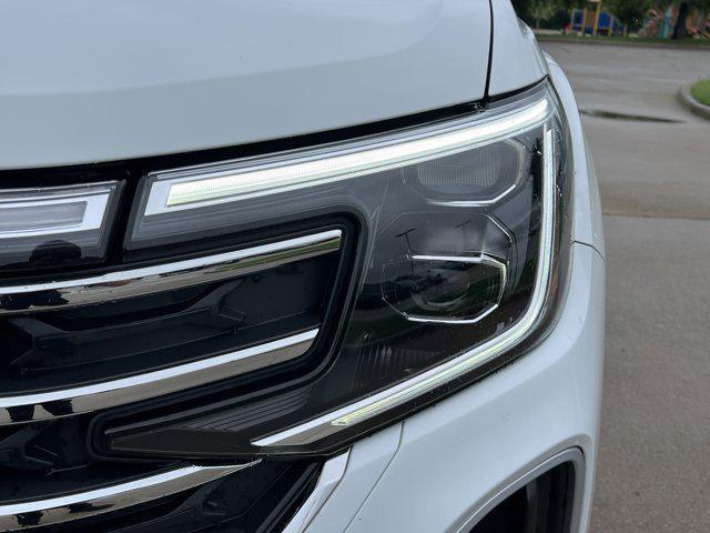 used 2025 Volkswagen Atlas car, priced at $42,991