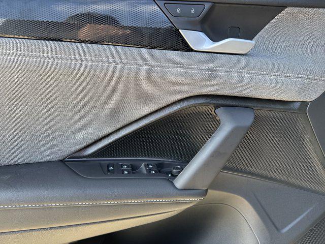 new 2025 Volkswagen Tiguan car, priced at $31,811