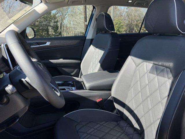 new 2025 Volkswagen Atlas car, priced at $50,737