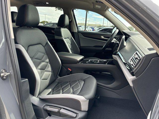 new 2025 Volkswagen Atlas car, priced at $47,014