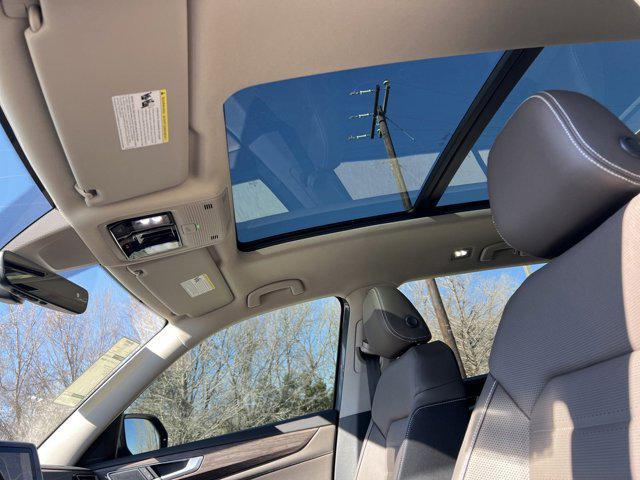new 2025 Volkswagen Atlas car, priced at $49,107