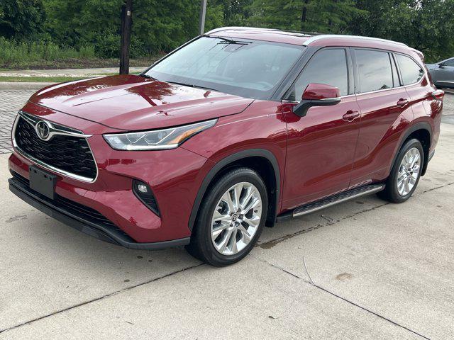 used 2022 Toyota Highlander car, priced at $38,971