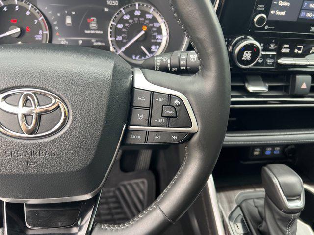 used 2022 Toyota Highlander car, priced at $38,971