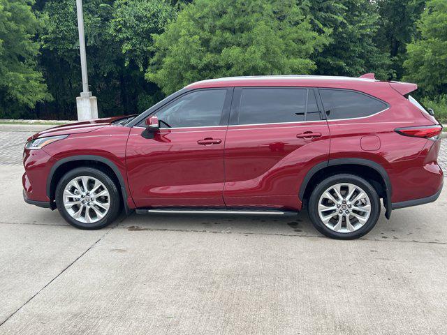used 2022 Toyota Highlander car, priced at $38,971