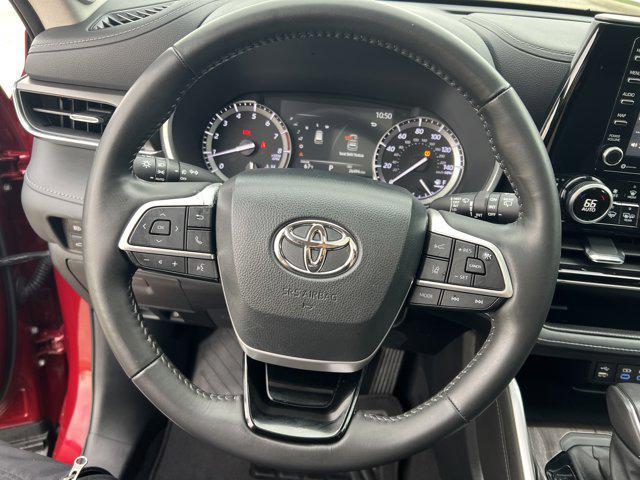 used 2022 Toyota Highlander car, priced at $38,971